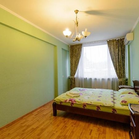 Апартаменти 3-Кімнатні М. Золоті Ворота Kiev Esterno foto